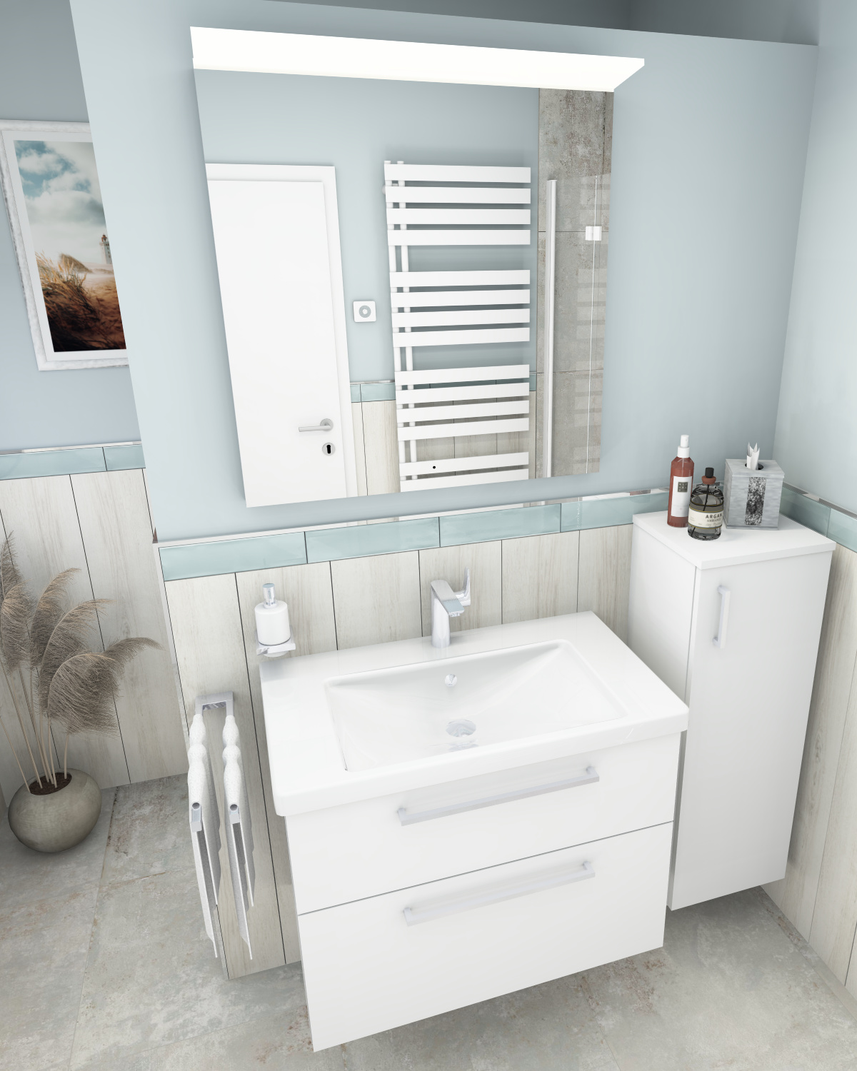 Web-ocean-badidee-waschtisch Badezimmer mit Burgbad Waschtisch in 83cm, großem Spiegel, hellblauer Wand und passender Dekoration.
